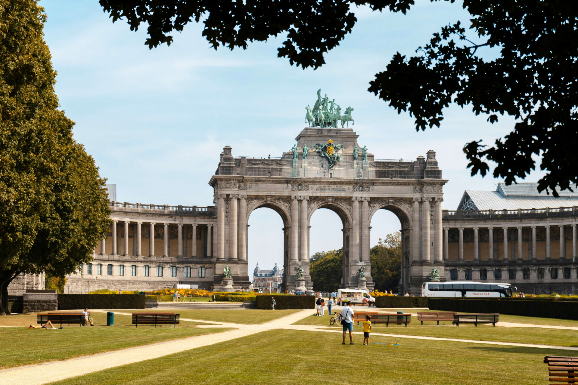 Arco do Cinquantenaire e o parque envolvente em Bruxelas