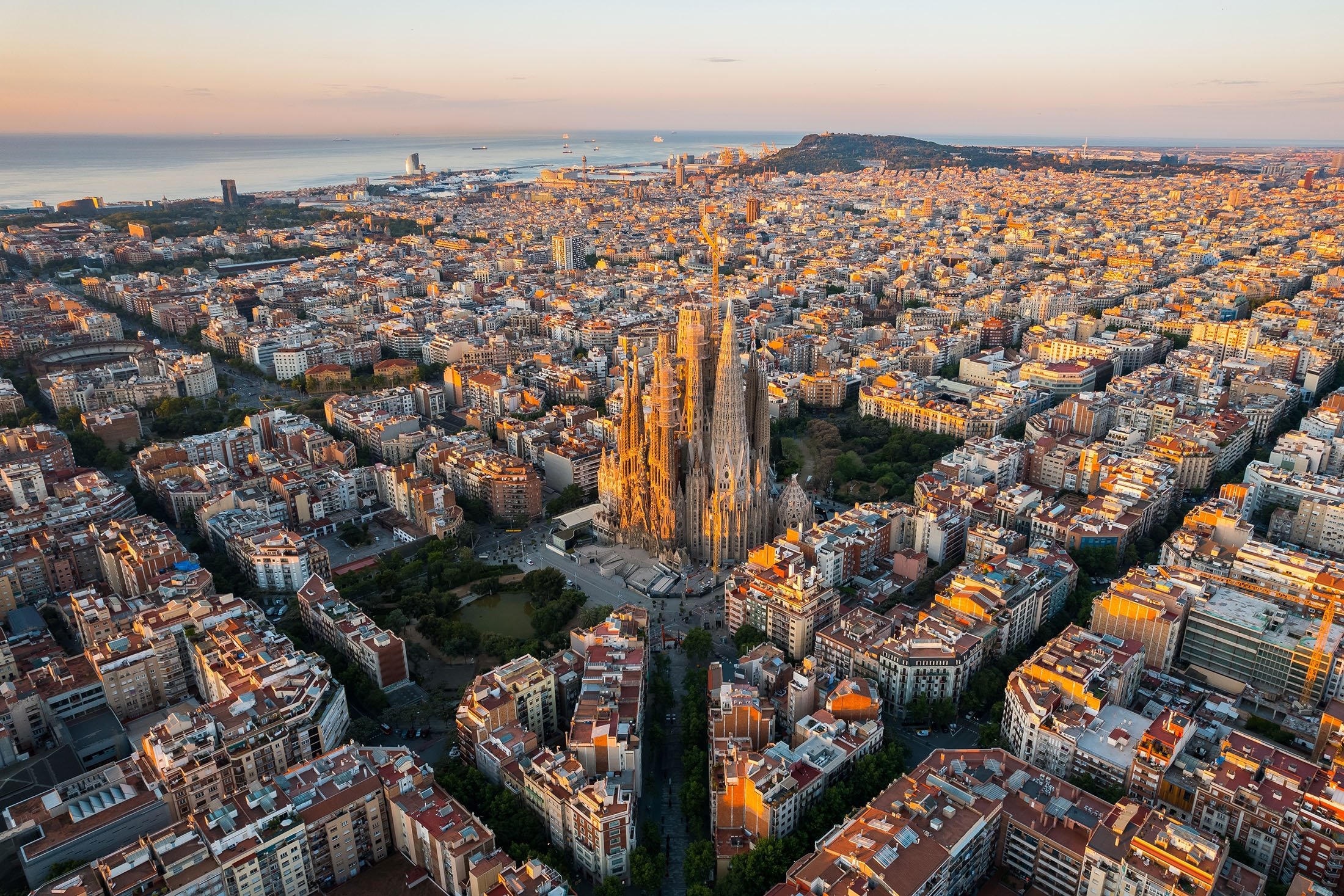 Vista aérea da malha quadriculada do Eixample